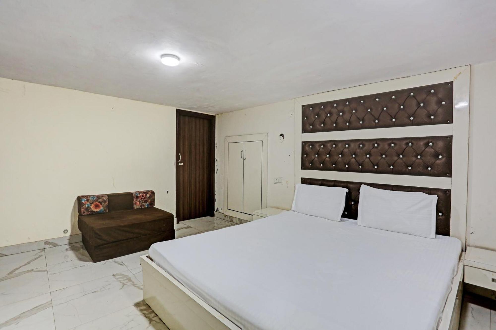 Hotel O Saffron Night Stay Амрітсар Екстер'єр фото